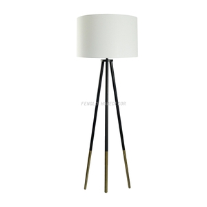 FL-060FR Tripod Metal Floor Lamp