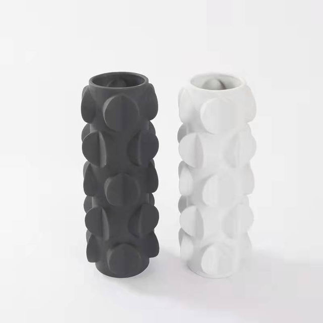 MODERN WHITE CLAY CERAMIC VASE 